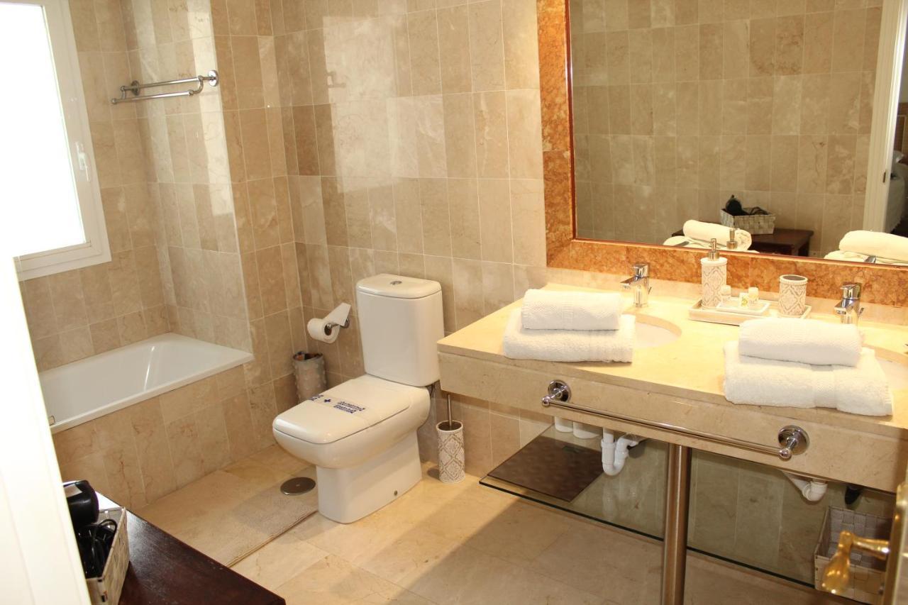 Apartment In El Presidente Beach Side New Golden Mile Estepona Exterior foto
